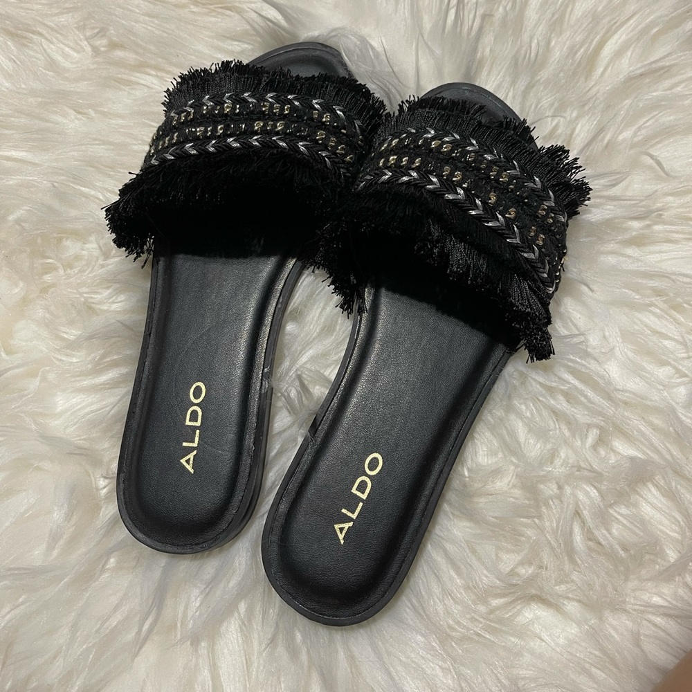 Aldo slides